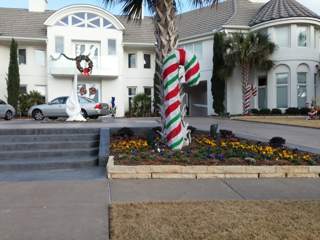 holiday out door decorations for party's